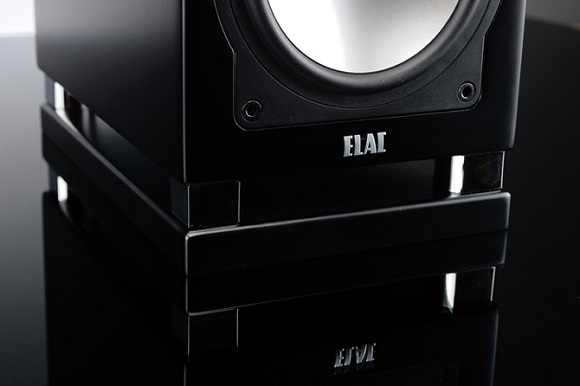 ELAC BS 182 satin black midbass detail side view